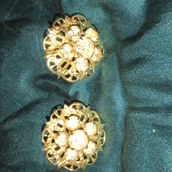 Gold tone metal stud earrings with Rhinestones - Picture 2 of 4